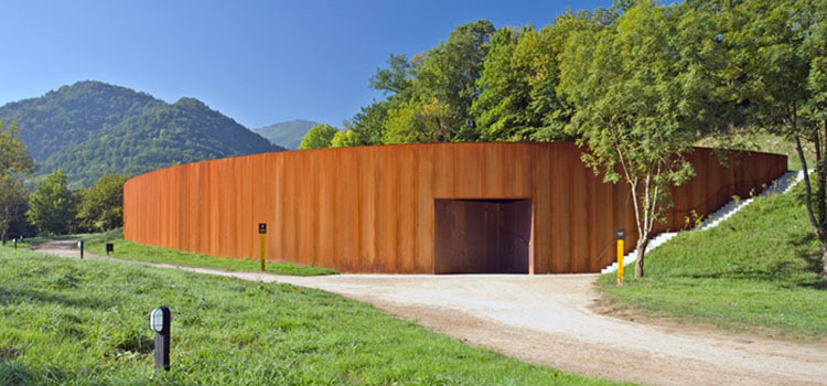 Go to Image Parque de la Prehistoria