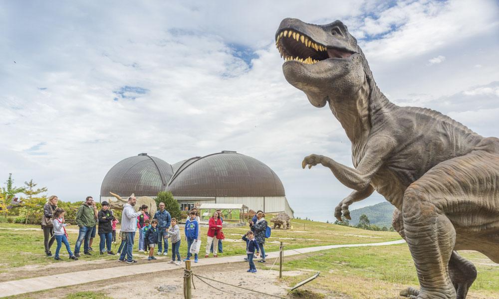 Go to Image Un verano entre dinosaurios en el MUJA