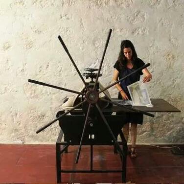 Grabado en relieve. Creación de sellos con ornamentos medievales